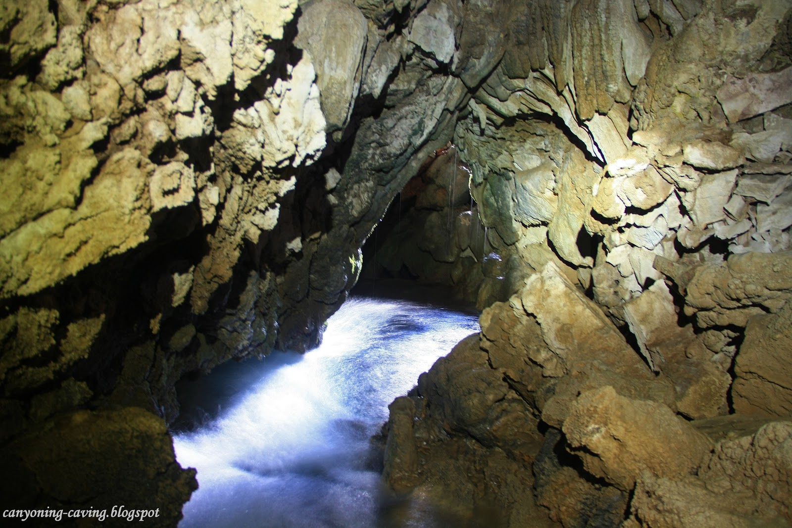Σπήλαιο Λέγκως, υπόγειο ποτάμι, Νότια Πίνδος