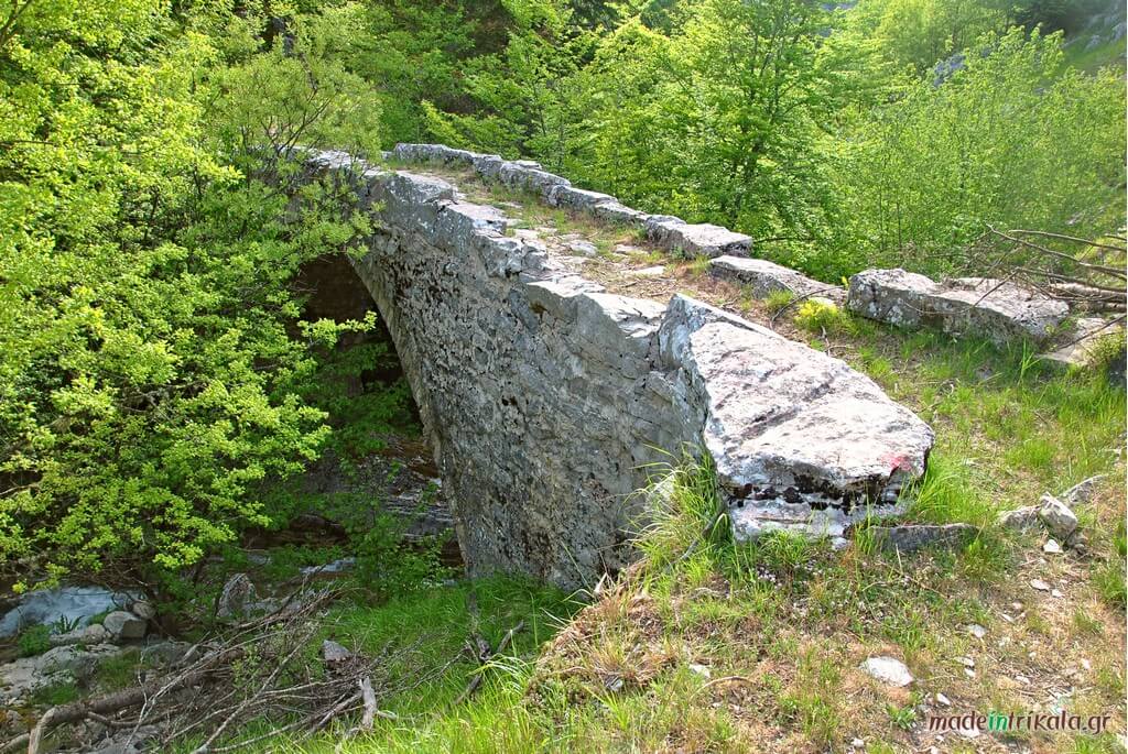 Το Γεφύρι του Φίλου στο Χαλίκι, ένα από τα πέτρινα γεφύρια του Ασπροποτάμου